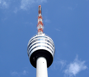 Junge Stuttgarter trauern Fernsehturm nach