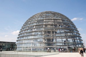 Junge Wähler warten heißen Wahlkampf ab