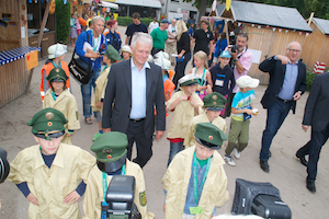 OB Kuhn besucht den Stutengarten - mit Polizeischutz