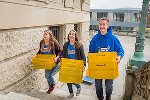 Mitmachen Ehrensache: Wenn Schüler für einen guten Zweck jobben