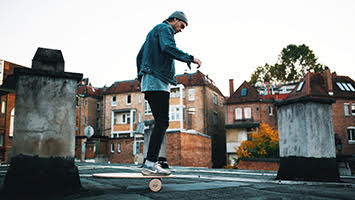 Mit den Bredder Boards kann man sein Gleichgewicht überall trainieren (Foto: Michael Colella)