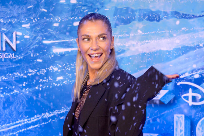 Auf dem blauen Teppich: Disney-Musical "Die Eiskönigin" feiert Premiere in Stuttgart