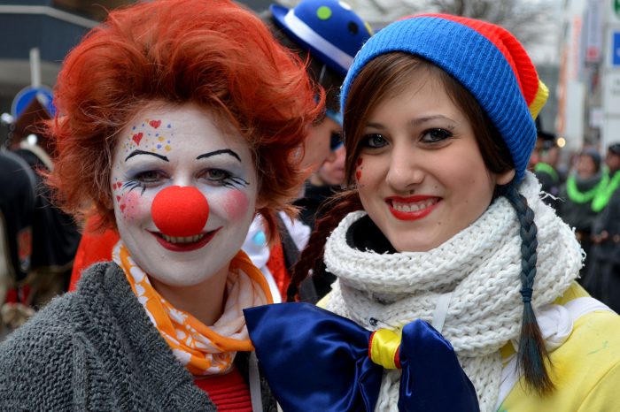 Faschingsdienstag: Stuttgart im Konfettiregen