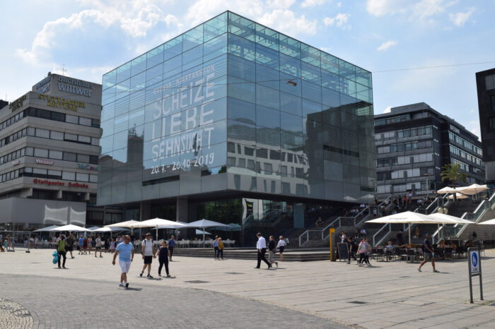 Nach Randalen: Stuttgart sperrt Freitreppe am Schlossplatz