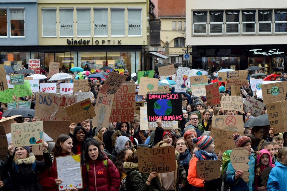 Tausende Schüler demonstrieren bei Fridays For Future in Stuttgart für einen besseren Klimaschutz (Foto: STUGGI.TV)