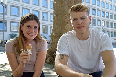 Max und Anabel am Marktplatz, Foto: STUGGI.TV/grimmer