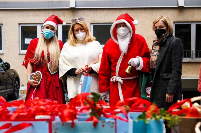 Fotogalerie: Warmer Punsch und einen "Nikolaus To Go" für Stuttgarter Bedürftige