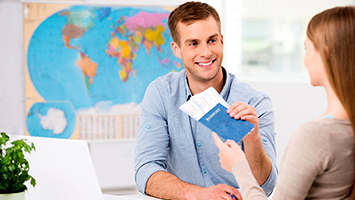 Wie ein Berufsstart in der Tourismusbranche gelingen kann. (Foto: Clipdealer)