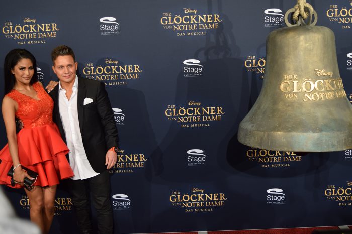 Promi-Auflauf beim Musical-Start von "Der Glöckner von Notre Dame"