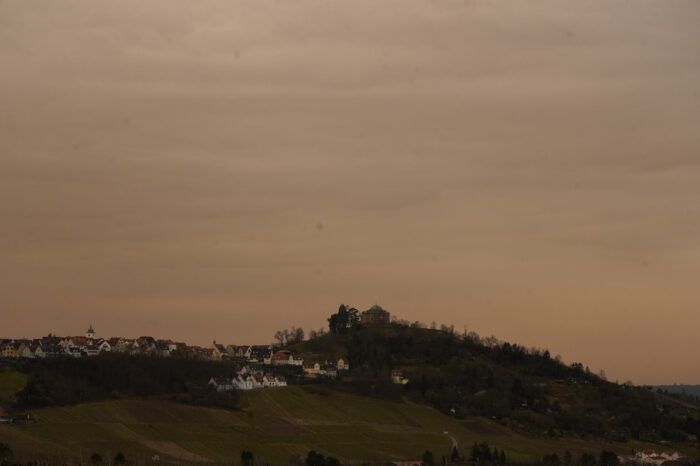 Fotogalerie: Saharastaub färbt den Himmel über Stuttgart orange