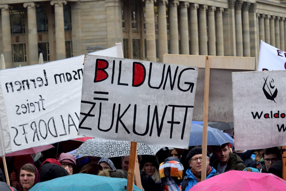 Freie Schulen fordern eine faire Finanzierung. Foto: STUGGI.TV/Grimmer