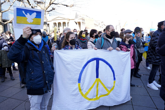 Solidaritätsaktion des VVS: Ukrainische Geflüchtete fahren ab sofort kostenlos im ÖPNV
