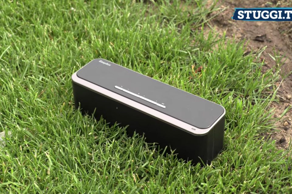 Unser STUGGI.TV Tech-Checker hat für euch die besten Bluetooth-Boxen für den Sommer getestet. (Foto: STUGGI.TV/Schmucker)