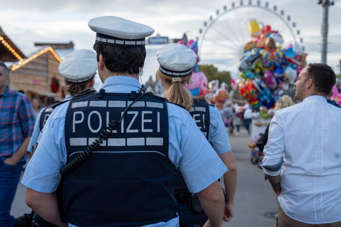 Mit der Polizei über das Cannstatter Volksfest