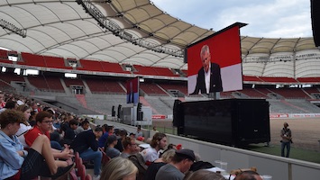 VfB-Präsident Wolfgang Dietrich bei der Mitgliederversammlung 2019 in der Mercedes-Benz-Arena. (Foto: STUGGI.TV)