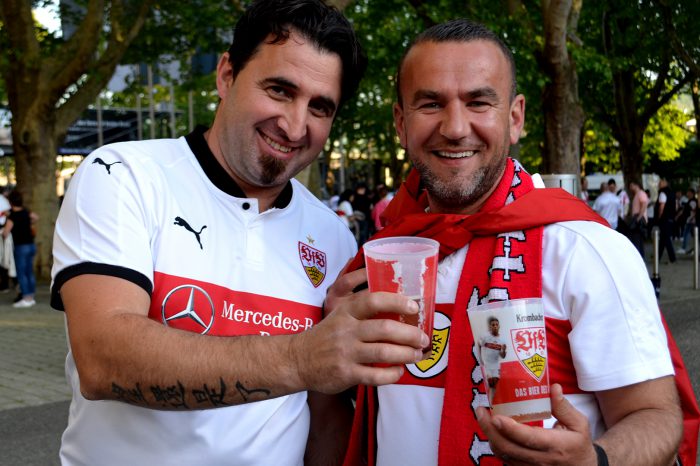 Packt der VfB Stuttgart die Relegation gegen Union Berlin? Wir haben u.a. mit Dennis Beyer von DIE NEUE 107.7 gesprochen (Foto: STUGGI.TV)