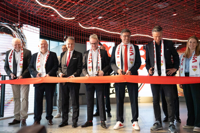 Neue Haupttribüne in der MHP-Arena eröffnet